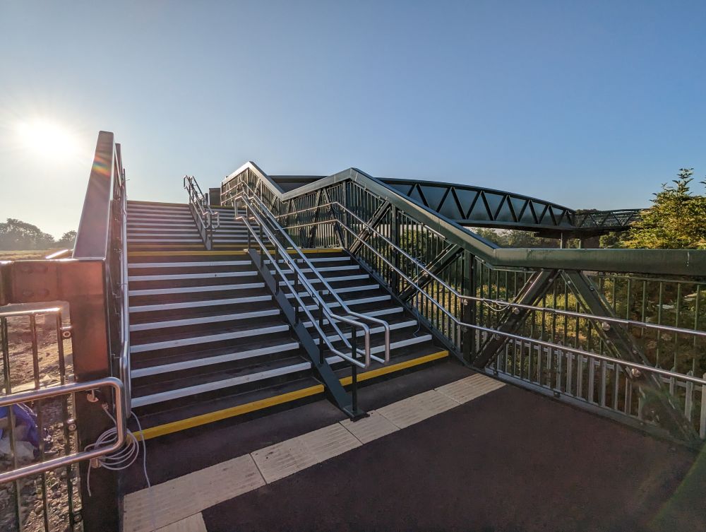 PXL_20230625_052118145